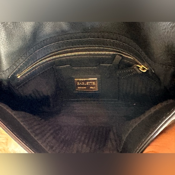 Fendi BAGUETTE LEATHER HANDBAG - Picture 8 of 16